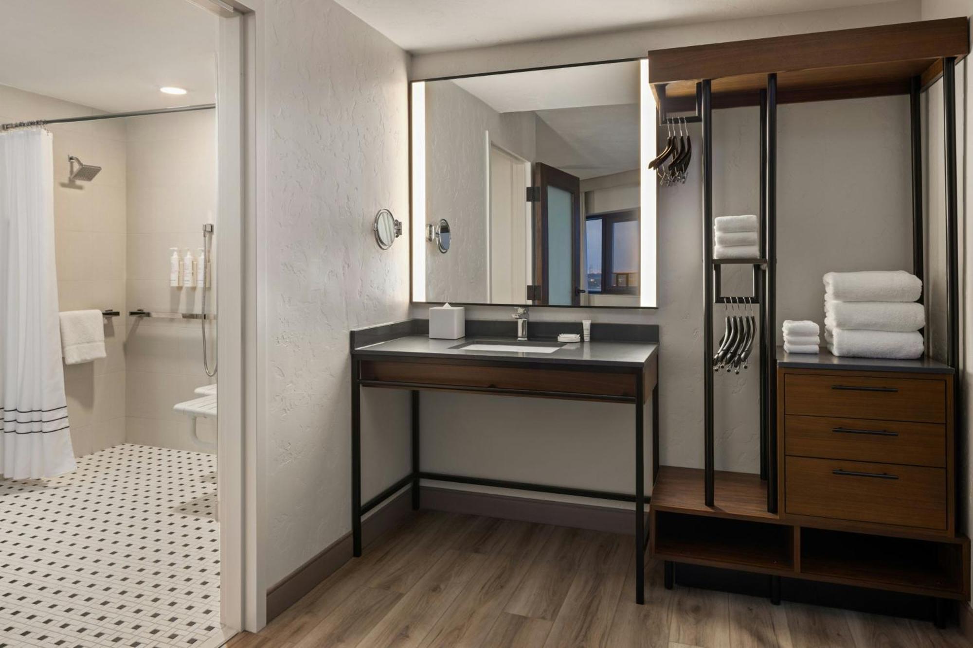 Oshkosh Marriott Waterfront Hotel & Convention Center Екстер'єр фото